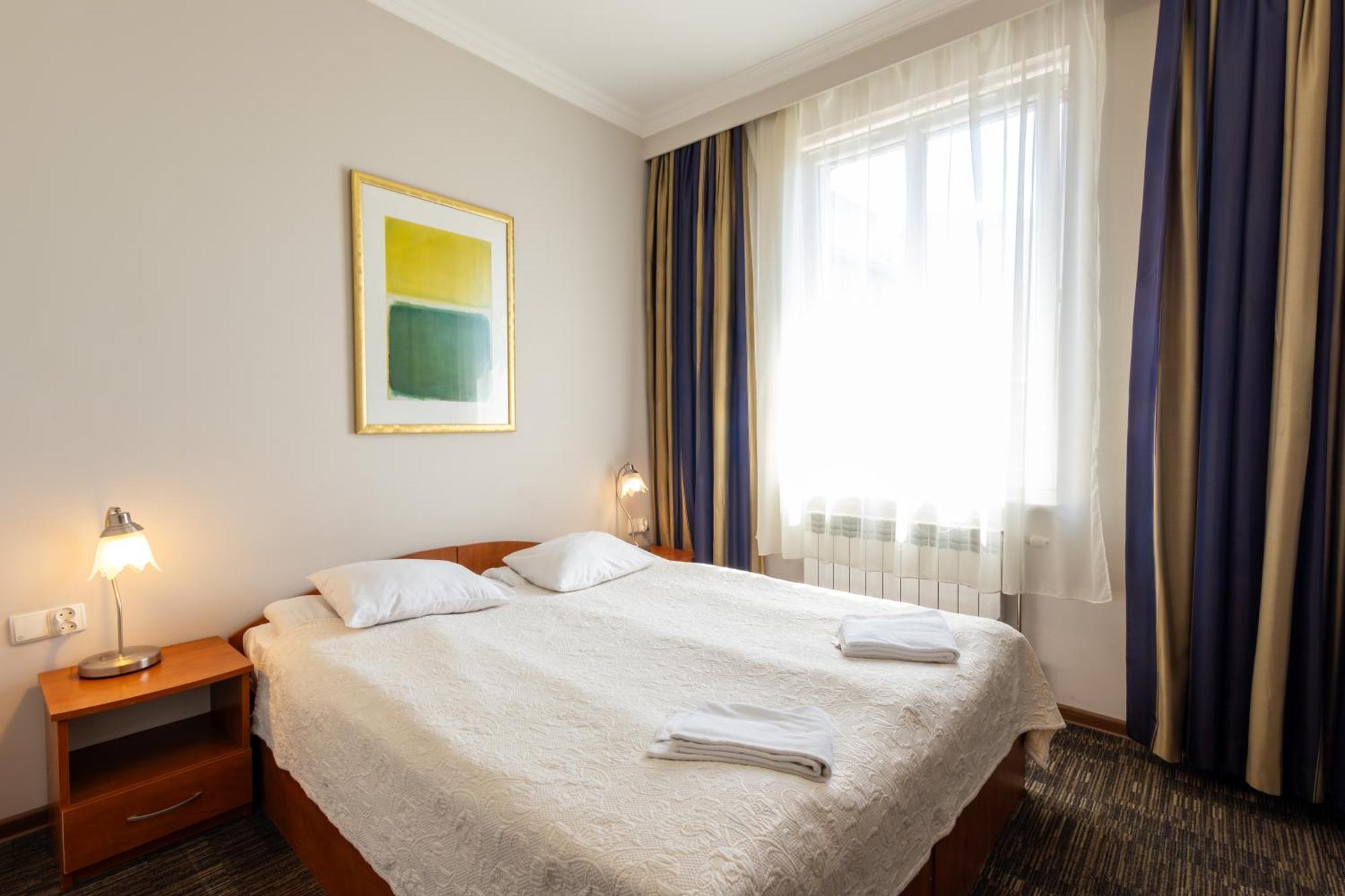 Noclegi Stadion Bed & Breakfast Warsaw Exterior photo